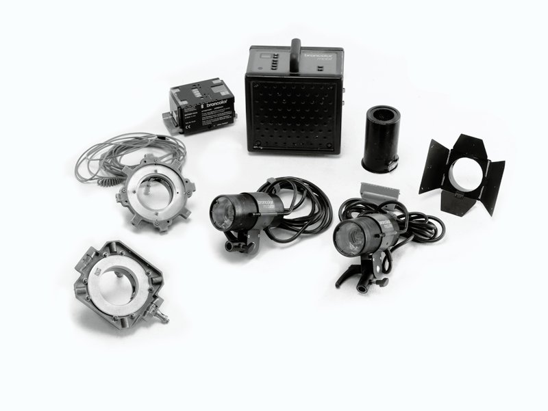 Broncolor Mobil Travel Kit (2 cabezas, barndoor, grid, anillos, pila adicional)